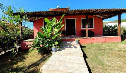 Casa linear em condomínio, a poucos minutos do Mirante do Pai Vitório!