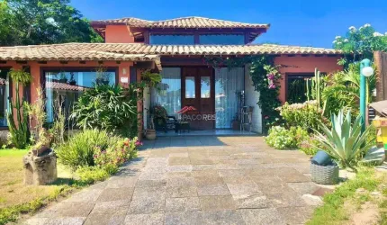 Casa em Condomínio, com 3 suítes, em Manguinhos