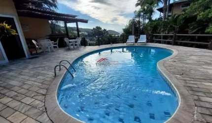 JOÃO FERNANDES A POUCOS METROS DA PRAIA - CASA COM 3 QUARTOS (SENDO 2 SUÍTES), E VISTA MAR
