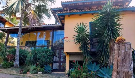 CASA EM CONDOMÍNIO COM 3 DORMITÓRIOS E DEPENDENCIA A POUCOS METROS DA ORLA BARDOT
