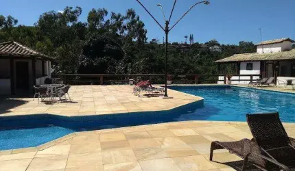 Casa à venda com 2 suítes dentro de condomínio em Geriba Búzios