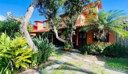 Casa à venda em condomínio,com 4 quartos no bairro Manguinhos!