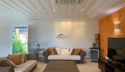 Casa com 4 Suítes, Vista Mar e Área Gourmet Condomínio na Praia da Ferradura