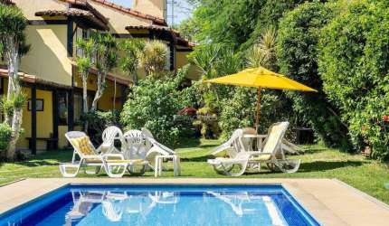 Casa à venda em condomínio 4 quartos , bairro Geribá !