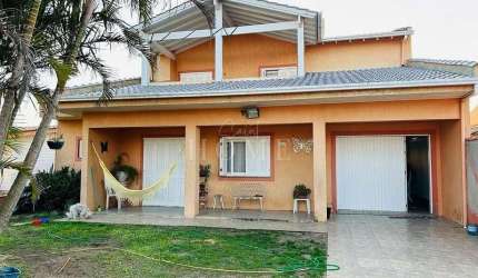 Casa à venda no centro de Mariluz em Imbé