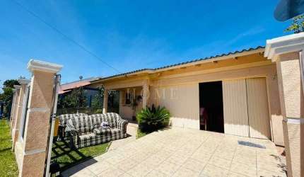 Casa à venda, próximo ao mar
