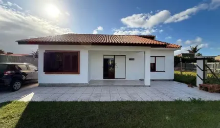 Casa à venda no centro de Imbé