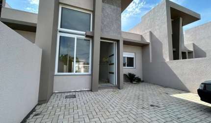 Casa nova à venda no centro de Imbé