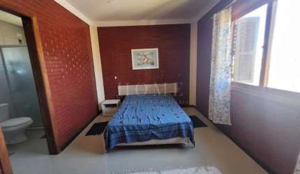 CASA COM 3 DORMITÓRIOS!
