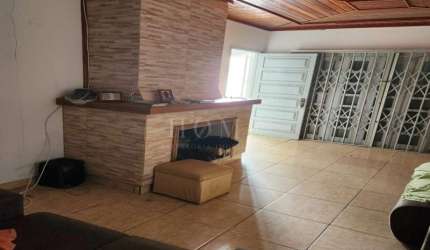 CASA COM 3 DORMITÓRIOS!