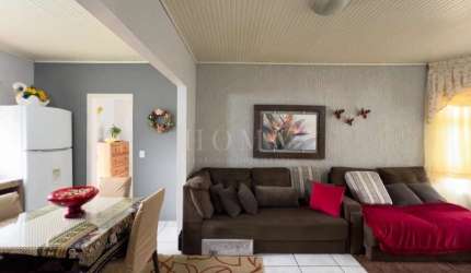 DESCUBRA SEU NOVO LAR: CASA ENCANTADORA À VENDA
