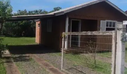 Casa à venda em região de moradores