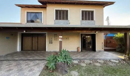 Casa à venda em Mariluz!