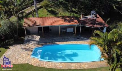EXCELENTE CHÁCARA DE 5.000 M²/ CASA SEDE/ PISCINA/ LAGO/ ÁREA GOURMET À VENDA EM ARUJÁ, SÃO PAULO