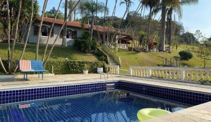 EXCELENTE CHÁCARA COM 24.000 M² COM CASA SEDE E LAGO À VENDA EM MOGI DAS CRUZES