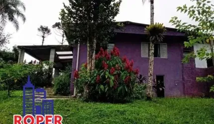 EXCELENTE CHÁCARA DE 4.000 M²/3 CASAS/PISCINA/ TANQUE DE PEIXE À VENDA EM EMBU GUAÇU