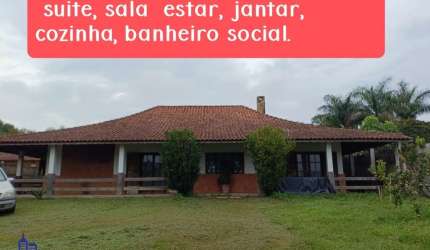EXCELENTE CHÁCARA DE 900 M²/ CASA SEDE/PISCINA/ÁREA GOURMET A VENDA EM SUZANO