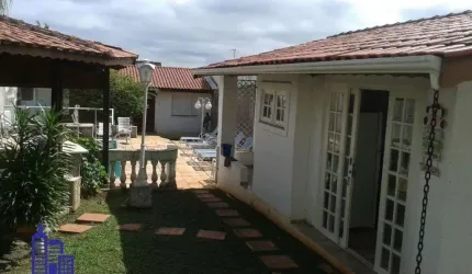 EXCELENTE CASA COM 4 DORMITÓRIOS/ESPAÇO GOURMET/PISCINA/6 VAGAS À VENDA EM ATIBAIA