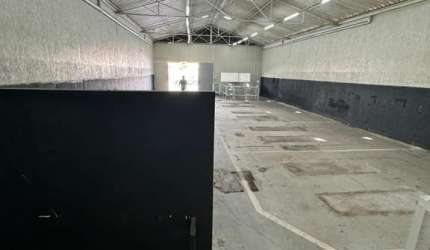 EXCELENTE SALÃO COMERCIAL COM 300 M² (10 X 30 M²) COM 3 SALAS/3BANHEIROS PARA ALUGAR PRÓXIMO AO METRÔ VILA PRUDENTE