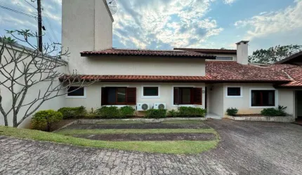 Vende-se Casa pronta para uso com 7 dormitórios - Estância Parque Atibaia