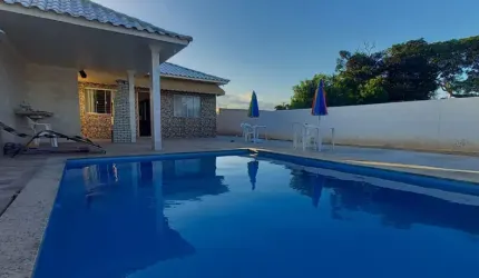 Vendo casa com piscina em Arraial do Cabo