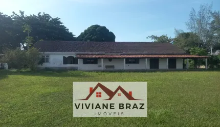 VENDO UMA EXCELENTE CASA COM 6 QUARTOS NA PRAIA DO GAVIÃO