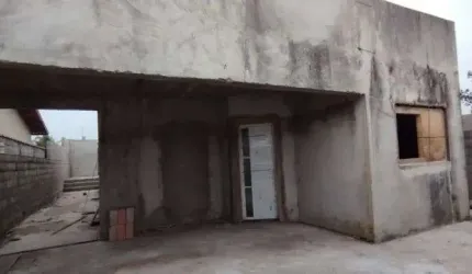 Casa com 3 quartos e piscina em Itanhaém.