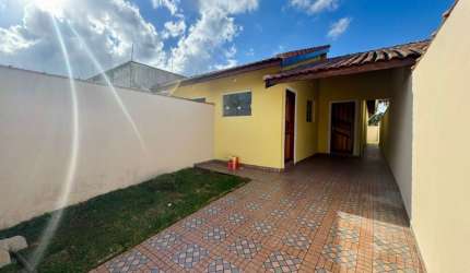 Casa Pronta para Morar com 2 Dormitórios em Peruíbe - Aceita Financiamento  - R$220.000,00
