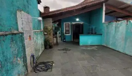 Casa à 100m do mar com área gourmet em Itanhaém.
