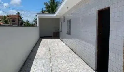 Casa à 127m do mar com 4 quartos e churraqueira em Itanhaém.