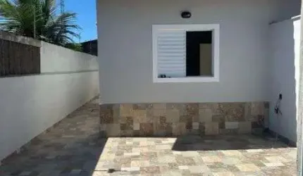 Casa na praia com 2 quartos e piscina em Itanhaém.