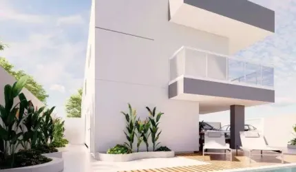 Casa frente mar com piscina em Itanhaém.