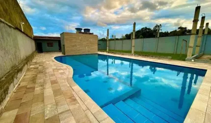 Chácara com 4 quartos, piscina e área gourmet com churrasqueira em Itanhaém.