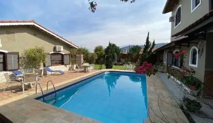 Casa na praia à venda em Itanhaém - R$ 1.000.000,00.