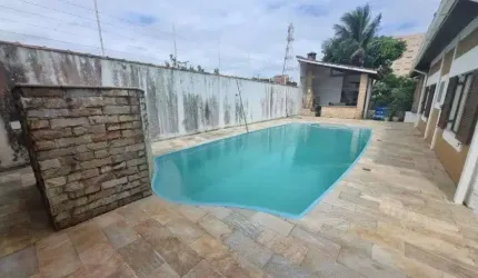Casa no centro em Peruíbe - R$ 1.280.000,00.