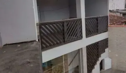 Casa na praia com 6 quartos, piscina e jardim em Itanhaém.