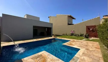 Casa de alto padrão em Itanhaém - R$ 950.000,00.