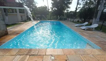 Chácara com 9 quartos e piscina em Peruíbe.