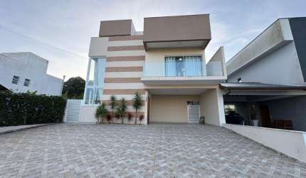Casa de alto padrão no Bougainville 4 - R$ 2.500.000,00.