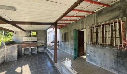 Chácara com 2 quartos e espaço para piscina em Itanhaém.