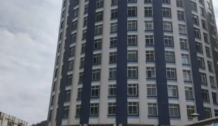 Apartamento frente mar com piscina em Itanhaém.