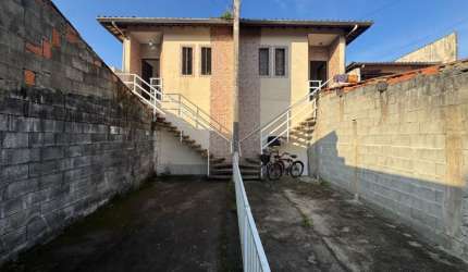 Casa sobreposta à venda em Itanhaém.