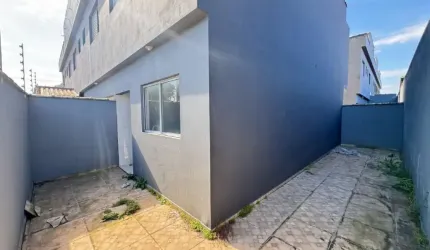 Casa em condomínio com 2 quartos em Mongaguá.