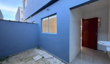 Casa à 100m do mar com 2 quartos em Mongaguá.