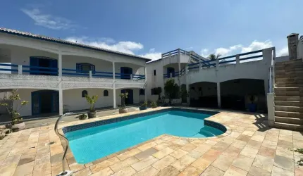 Casa na praia com 7 quartos e piscina em Itanhaém.