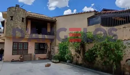 Imperdível casa à venda em São Paulo-SP, Cidade Patriarca: 3 quartos, 1 suíte, 2 salas, 4 banheiros, 10 vagas de garagem, 180m²!