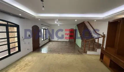 Sobrado de Luxo para Locação no Tatuapé, São Paulo-SP: 3 Quartos, 1 Suíte, 2 Salas, 5 Banheiros, 5 Vagas, 320m² de Pura Elegância!