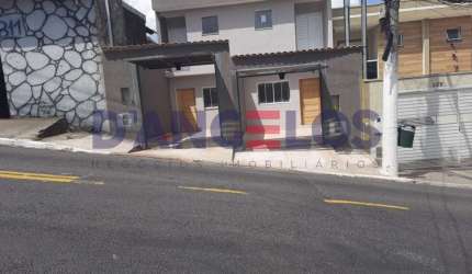Sobrado de 2 quartos e 2 suítes no Vila Antonieta, São Paulo-SP:  sala, 4 banheiros, 2 vagas e 120 m².