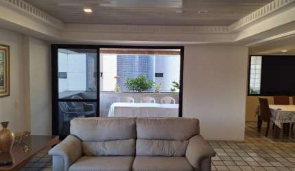 Oportunidade! Apartamento no Bairro do  Parnamirim com 190m²  4 quartos sendo 2 suítes por R$ 950MIL.