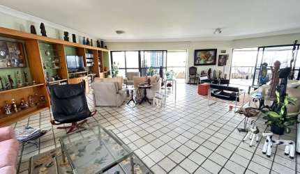 Edf. Saint Paul de Vence - Apartamento ao lado do Parque da  Jaqueira com 4 quartos sendo 4 suítes no  com 4  com 300m² por R$ 2.350.000,00.